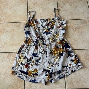 Gypsies & Moondust‎ Spring Floral Shorts Romper, Sz Large